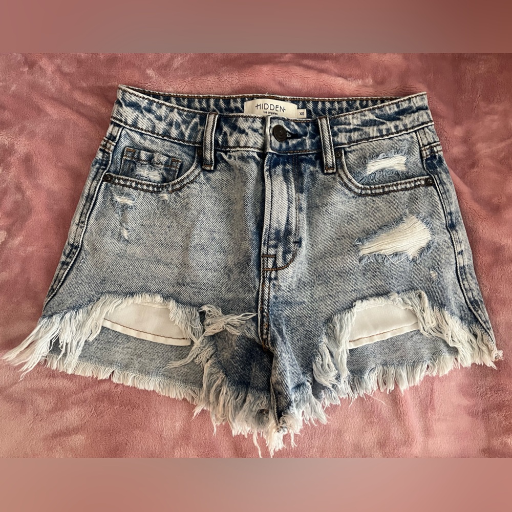 Hidden Distressed Jean Shorts - Picture 1 of 2